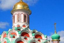 俄罗斯圣彼得堡十大旅游排行 喀山大教堂具有典型的当时帝国风格的特征