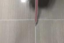 地板砖上的划痕怎么去除